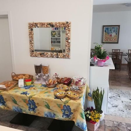 קאורלה Albergo Elena Garni מראה חיצוני תמונה