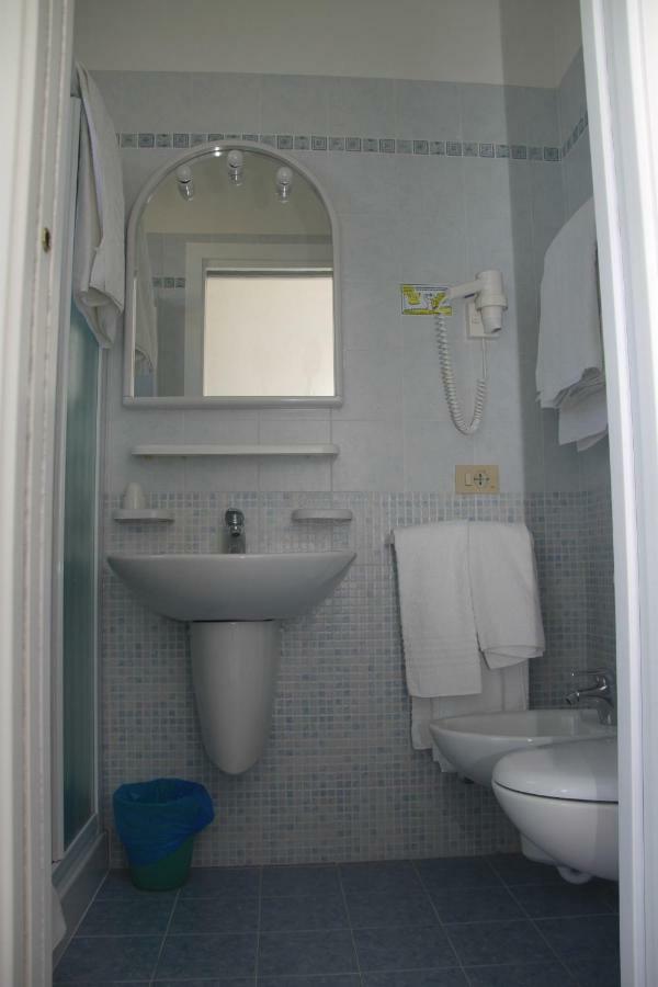 קאורלה Albergo Elena Garni מראה חיצוני תמונה