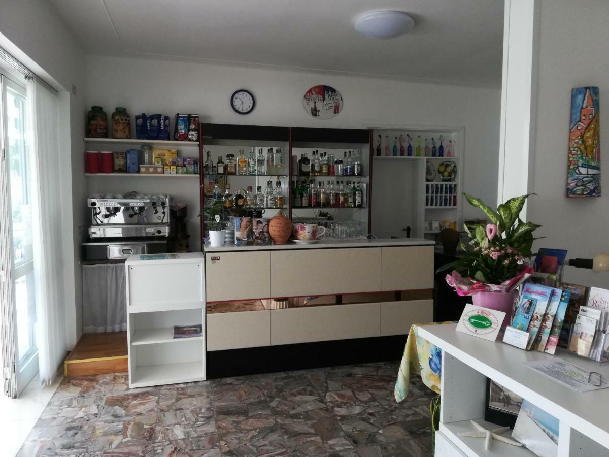 קאורלה Albergo Elena Garni מראה חיצוני תמונה